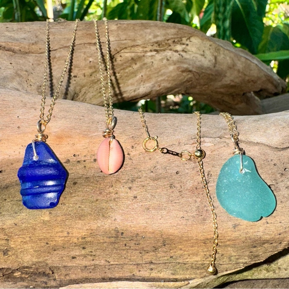 Handmade 14 k Gold with Pink cowrie coffee bean trivia Shell Pendant Necklace - Picture 2 of 4